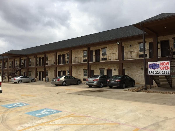 Pearsall Inn and Suites image 20